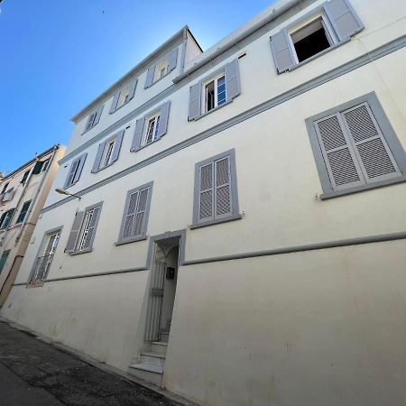 Quirky 1Br Just Off Main Street Prime Location Lägenhet Gibraltar Exteriör bild